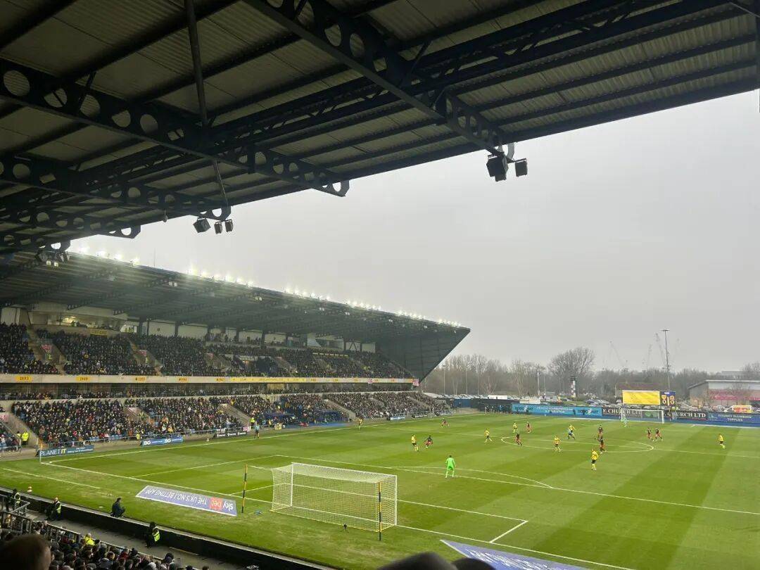 热门球队会师，球场上的精彩即将呈现的简单介绍