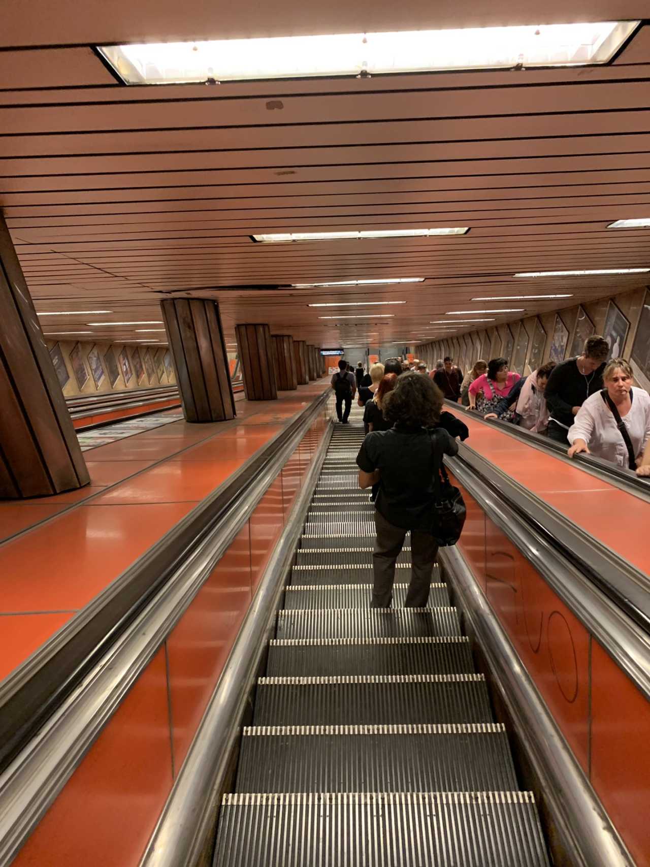 捷克逆袭奥地利，加拿大境遇尴尬的简单介绍