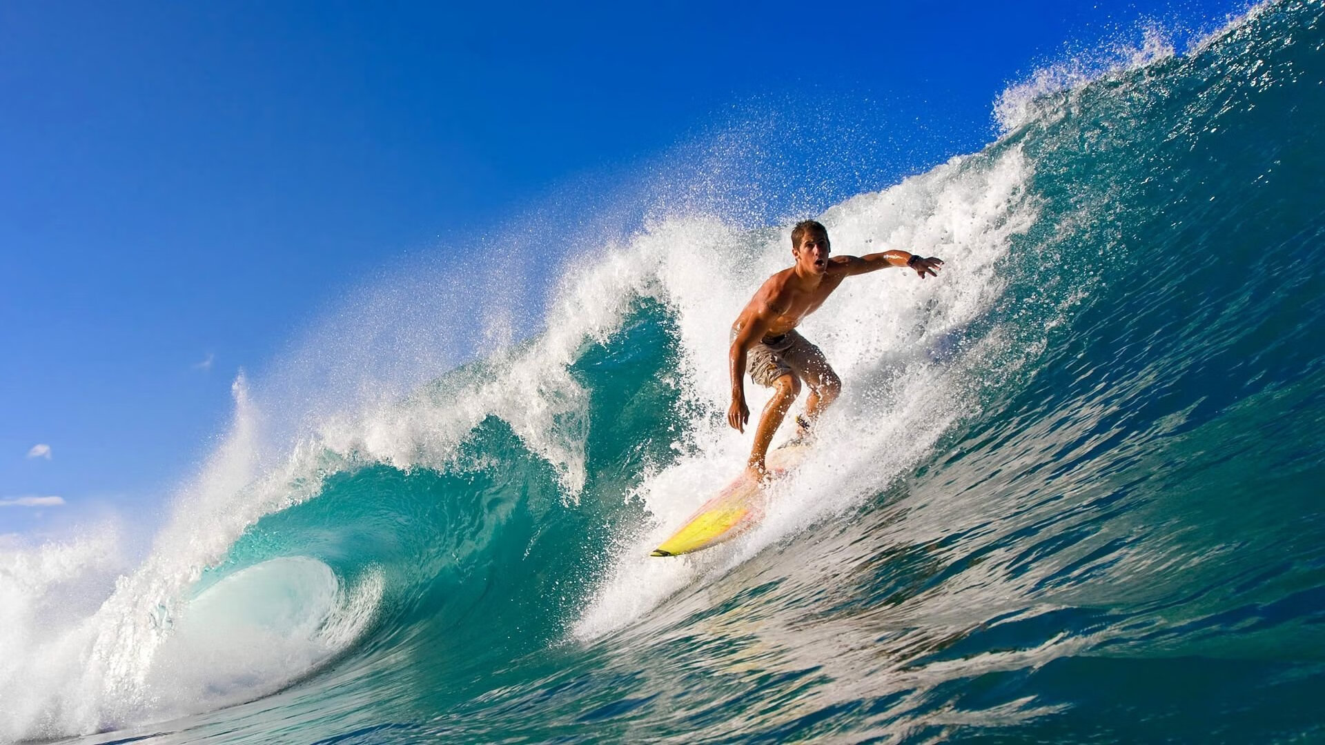 不可能的任务，周冠宇率迈凯伦上演史诗逆转，终结红牛王朝