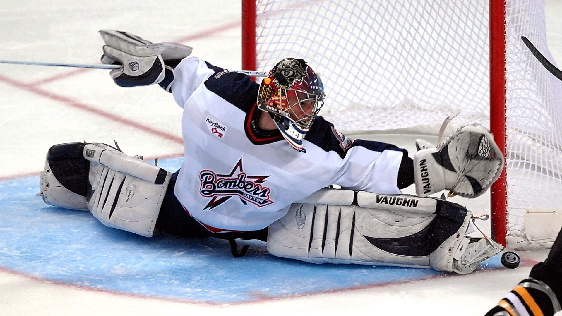 爱游戏官方-北欧壁垒难挡东瀛风暴，德国老将孤星闪耀—从日本队碾压瑞典队看奥恰洛夫的高光启示