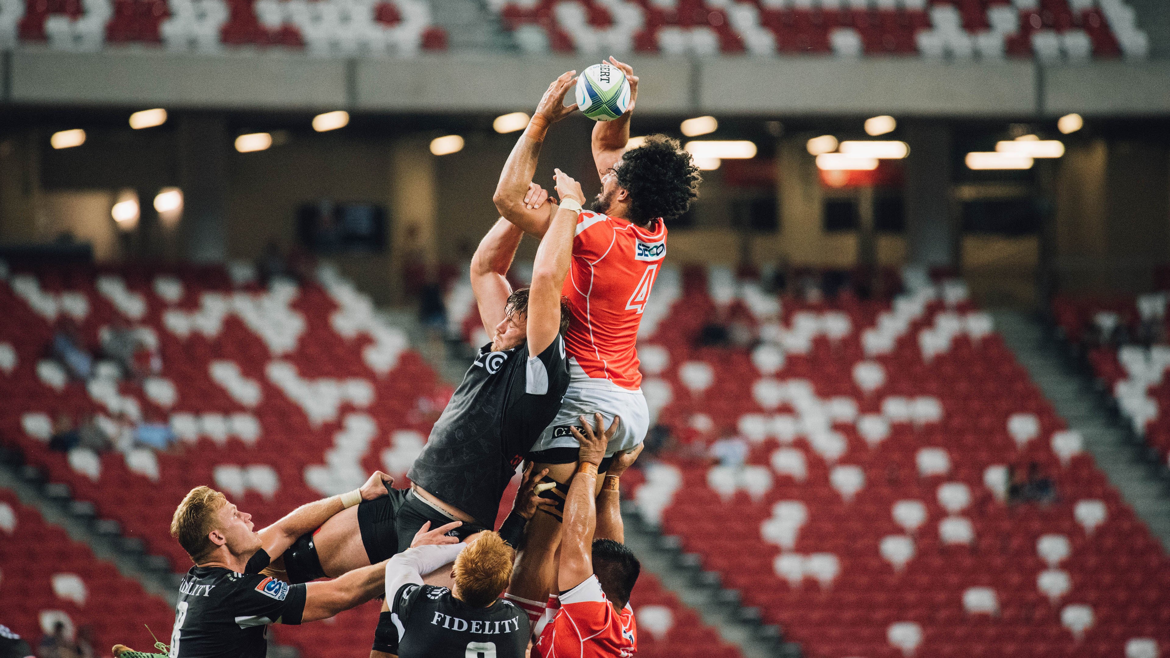 沪上风暴，上海队轻取爵士，欧文状态火热诠释团队篮球真谛